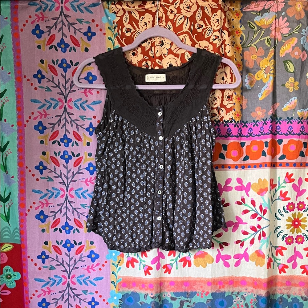 LUCKY BRAND Black Boho Top With Blue Floral Print & Embroidered/Lace Size XS